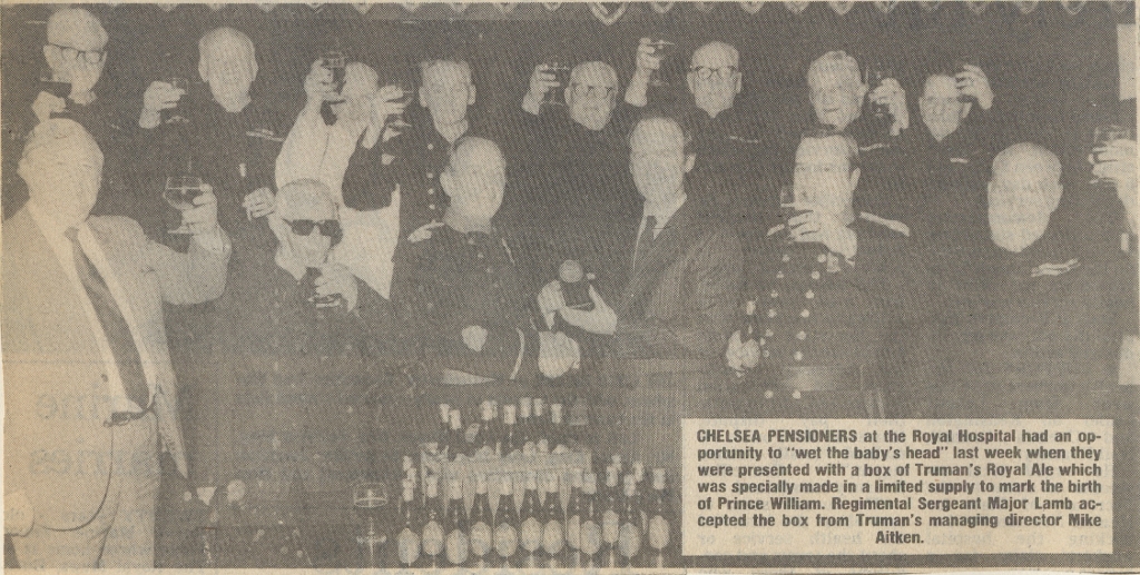 19820820 CHELSEA PENSIONERS TOAST BIRTH OF PRINCE WILLIAM CN.jpg